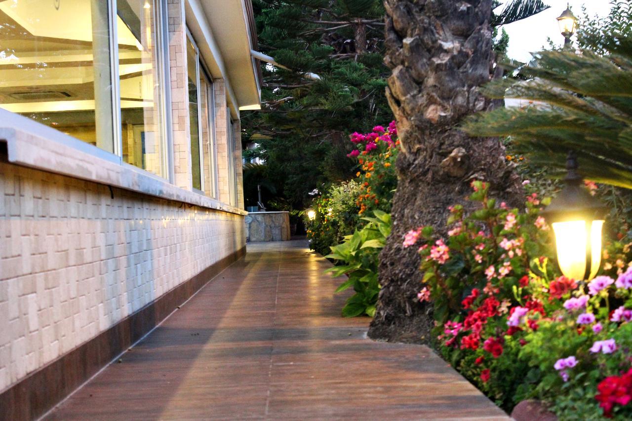 Sun Beach Hotel Side Bagian luar foto
